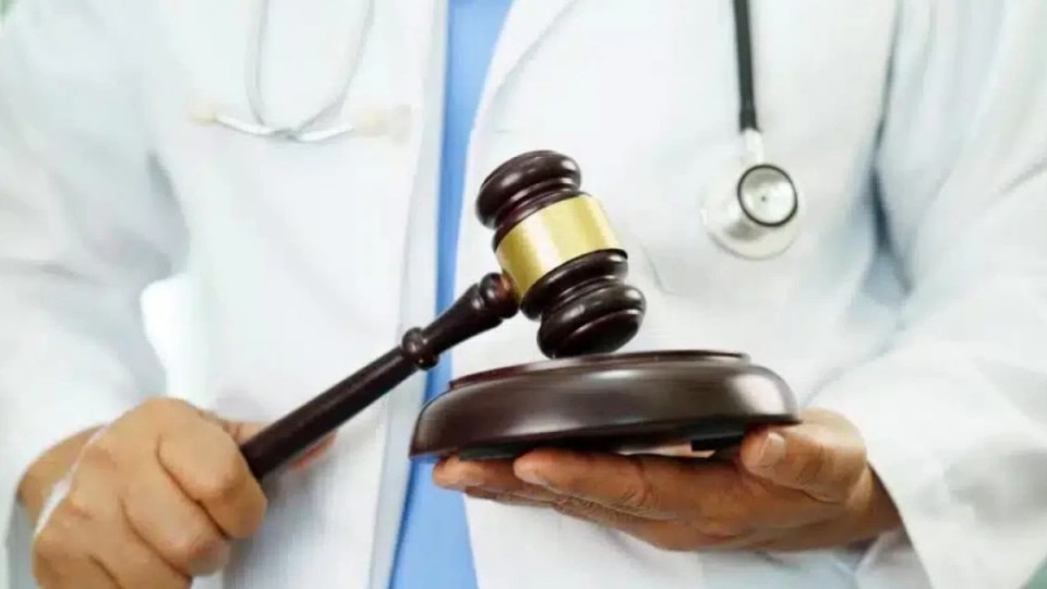 Дәрігерге күш қолданған азамат 1,5 жылға сотталды