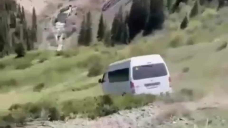 Көлсайда шатқалға түскен автобус иесі алғаш рет мәлімдеме жасады