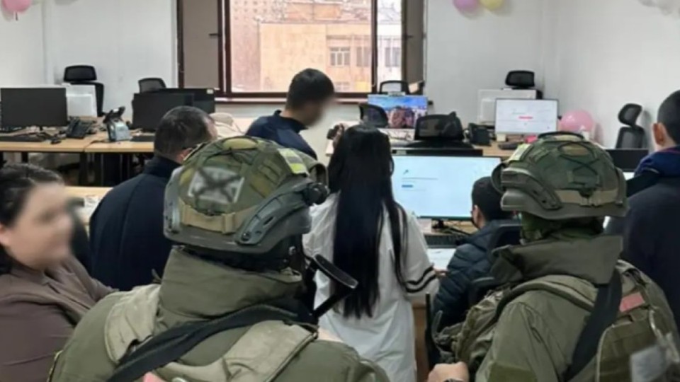 Азаматтардың жеке деректерін сатқан қылмыстық топ ұсталды