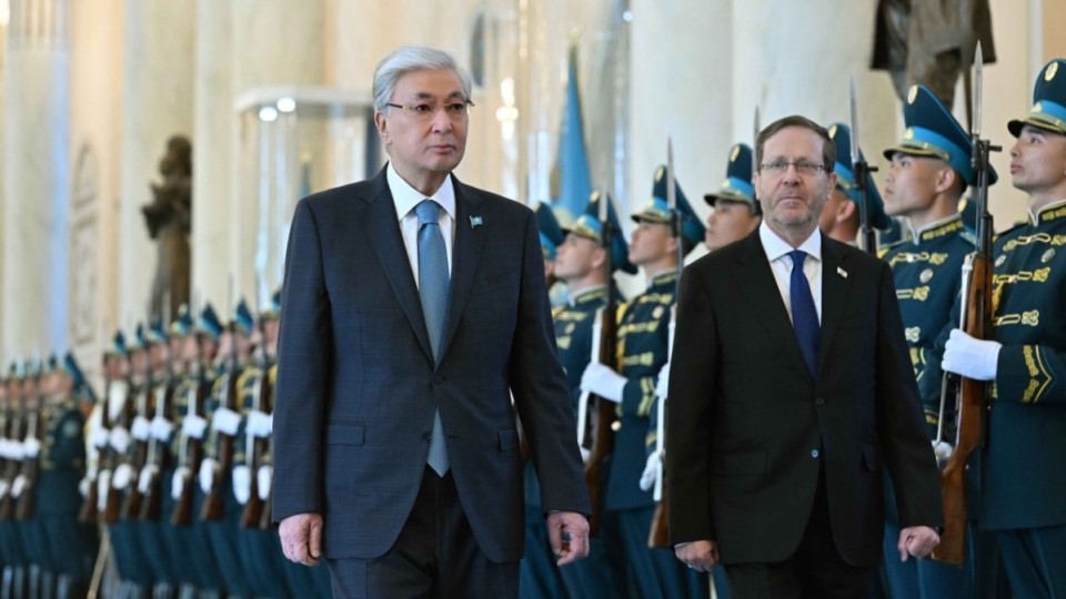 Тоқаев Ақордада Израиль Президентін ресми қарсы алды