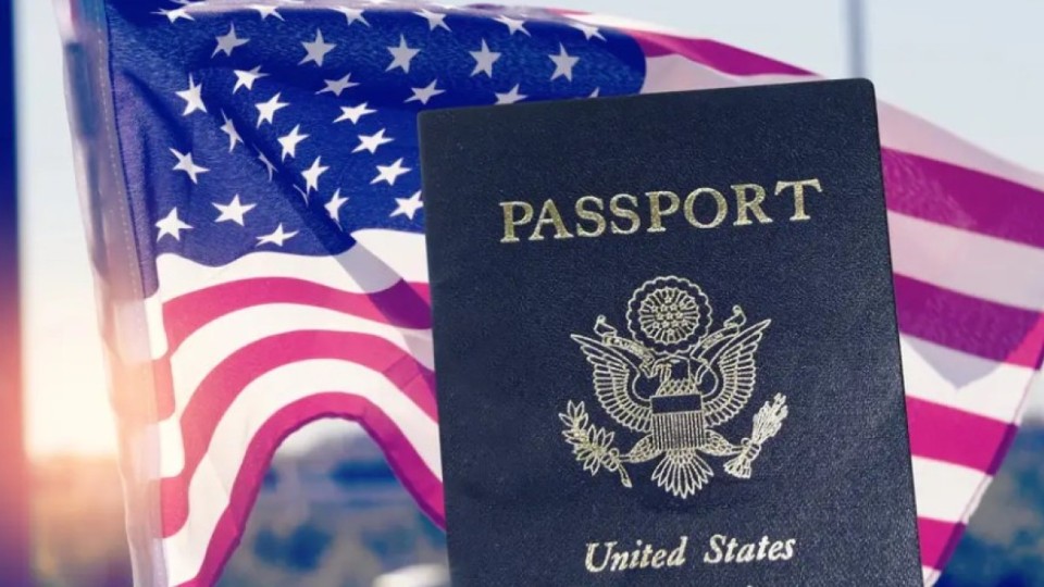 Америкалық паспорттарда Трамптың бейнесі пайда болды