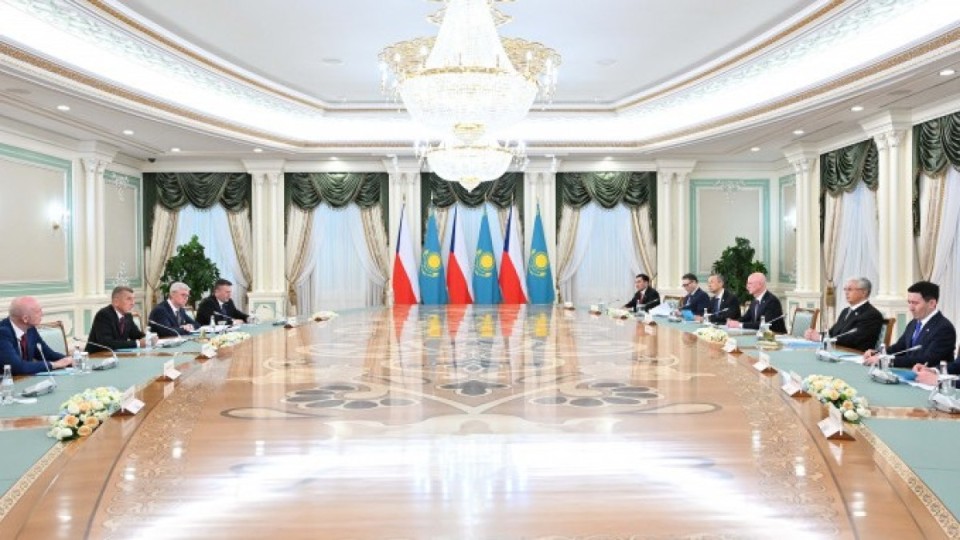 Қасым-Жомарт Тоқаев пен Андрей Бабиш кеңейтілген құрамда келіссөз жүргізді