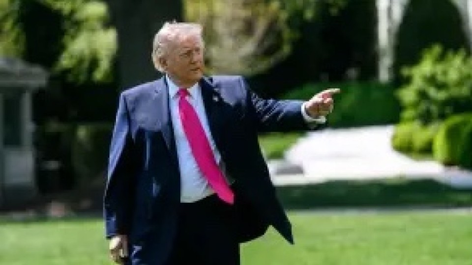 Трамп Иранға теңіз блокадасын жалғастыратынын мәлімдеді