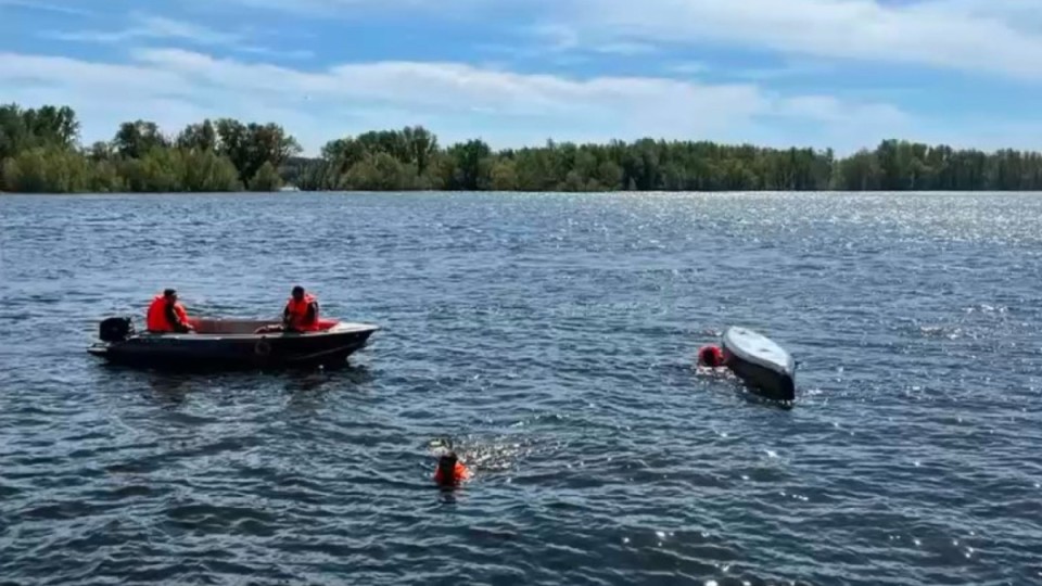 Ертіс өзенінде төтенше жағдай: әке мен бала дер кезінде құтқарылды