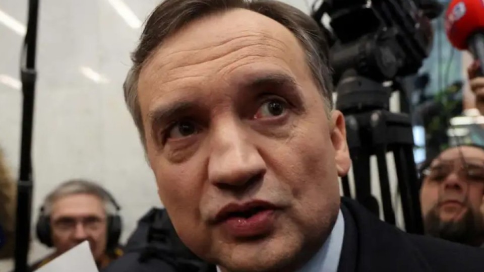 Бұрынғы әділет министрі АҚШ-қа қашып кеткен