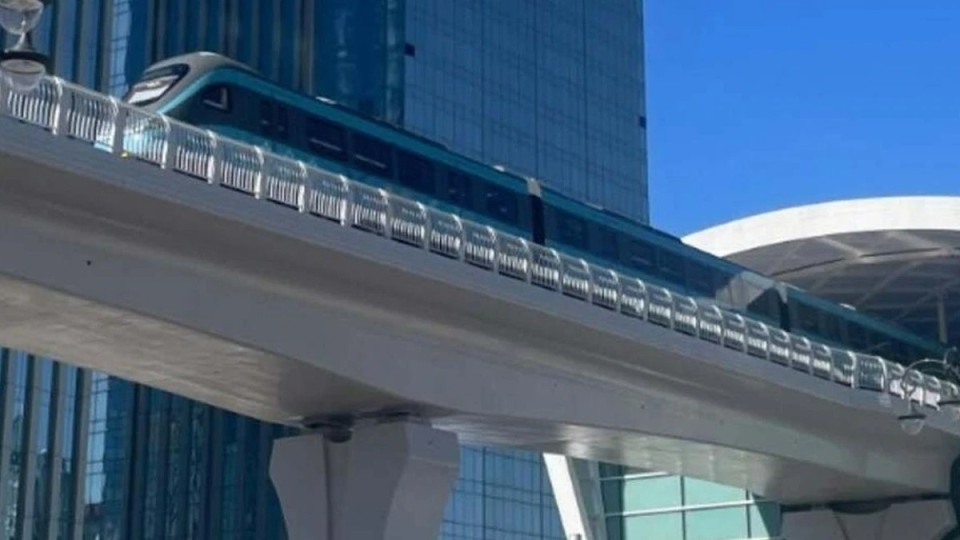 «Жолаушылар қауіпсіздік ережесін бұзған». LRT тоқтап қалды