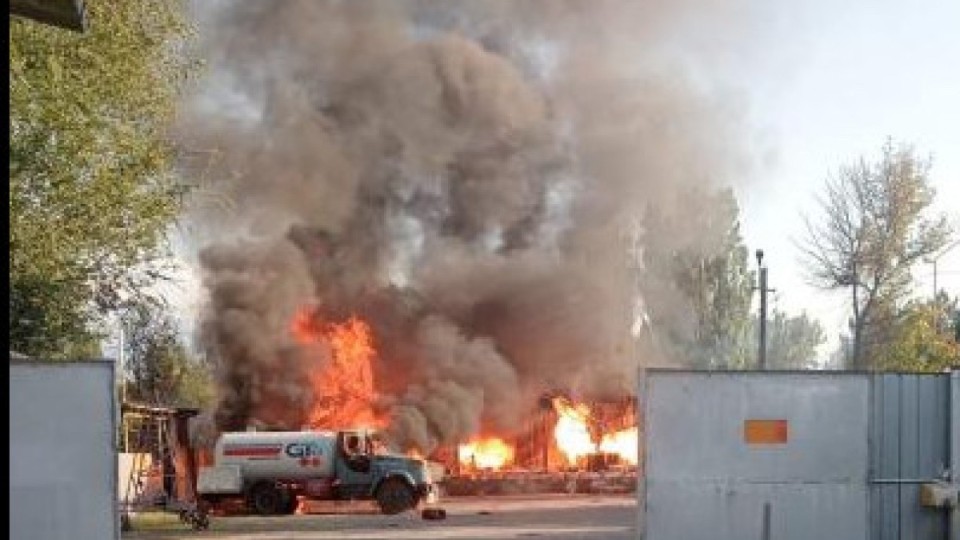 Шахтинскте өрт: екі жасөспірім күйік алды, біреуі қаза болды