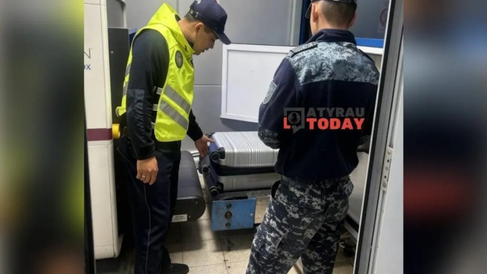 Әуежайдағы жолаушының «сөмкемде тапанша бар» деген сөзі дүрбелең тудырды