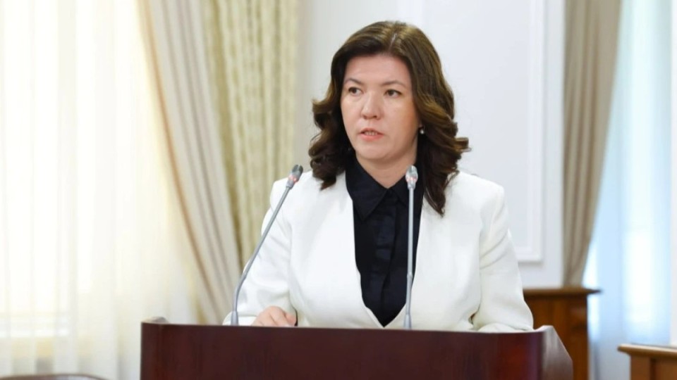 Қазақстанда мұғалімдерге өз оқушыларына ақшаға сабақ беруге тыйым салынуы мүмкін