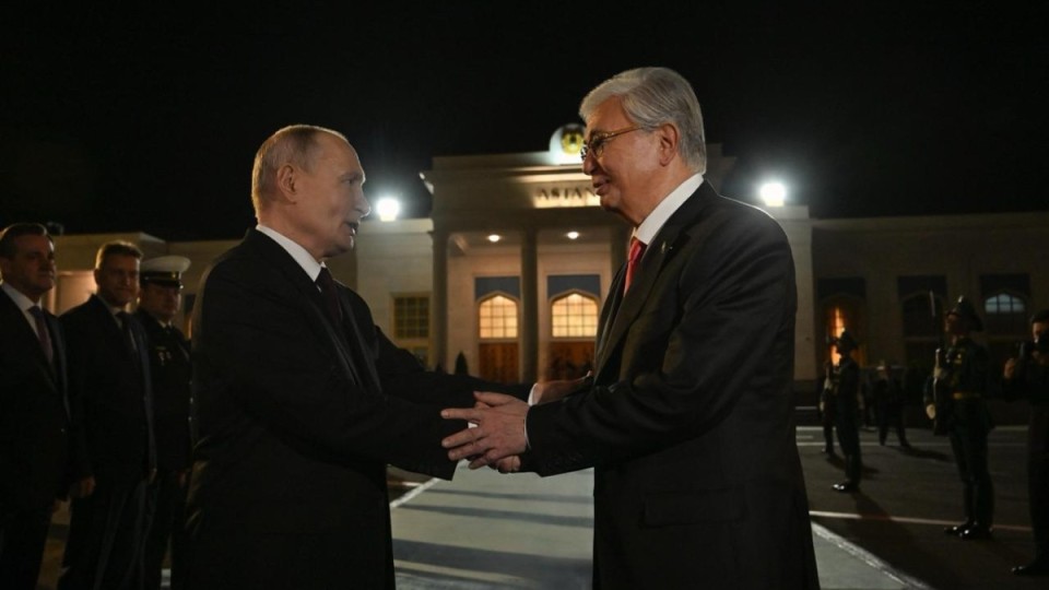 Тоқаев Путинді елорда әуежайынан шығарып салды