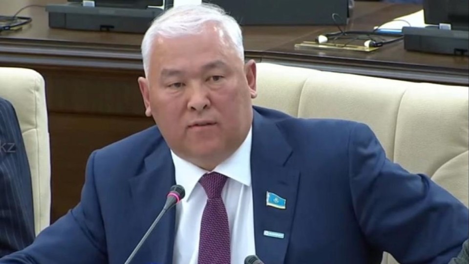«ІІМ-ге жүгінемін»: Әбенов өзіне қарсы ақпараттық шабуыл басталғанын айтты
