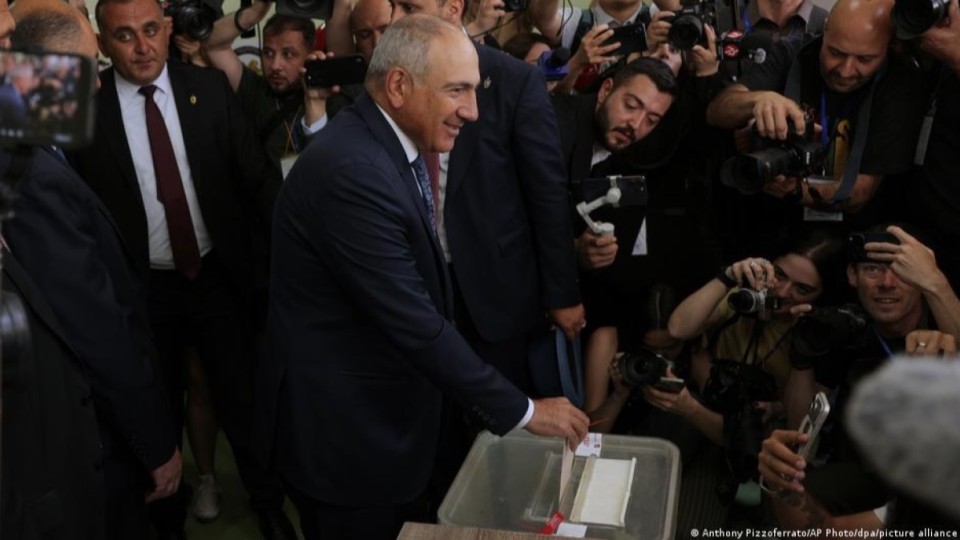 Армениядағы сайлауда Пашинянның партиясы алда келеді