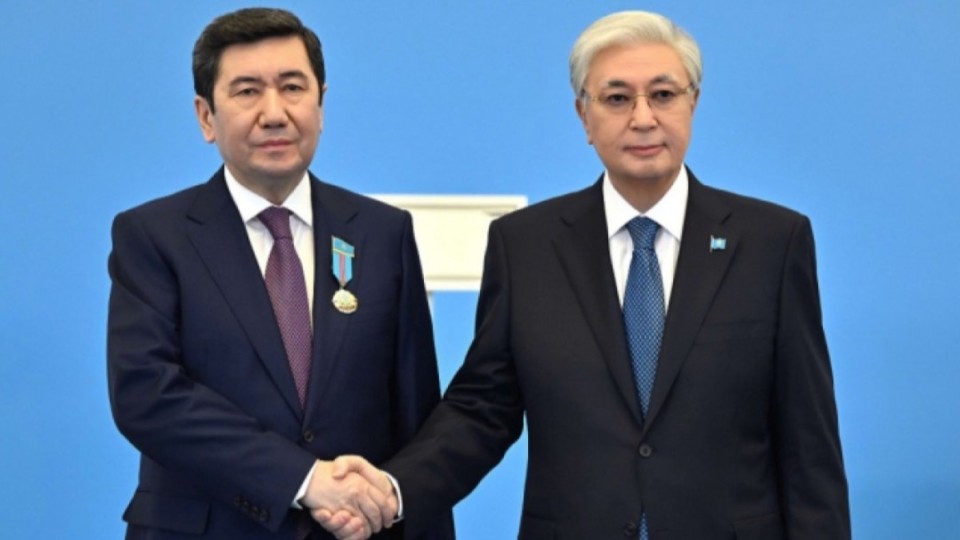 Президент AMANAT партиясының бұрынғы төрағасы Ерлан Қошановқа алғыс айтты