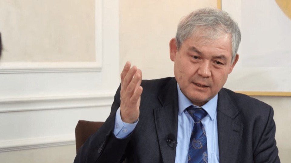 Саясаткер Уалихан Қайсаров: "Назарбаевтың соңғы күші құлады! Енді Перуашев елден қашады"