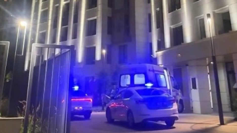 Алматыда ер адам 11-қабаттың терезесінен секіріп кетті