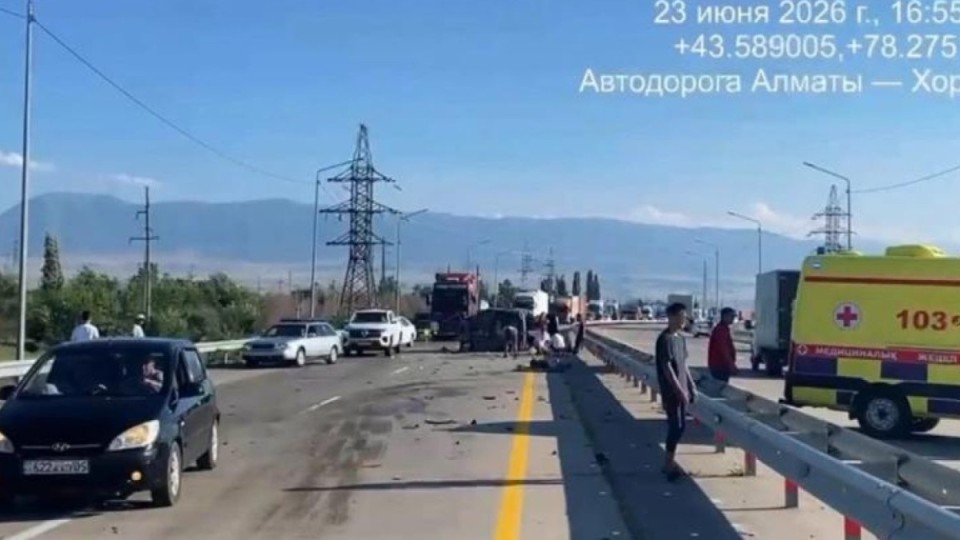 Алматы облысында ірі жол апатынан үш адам қаза тапты