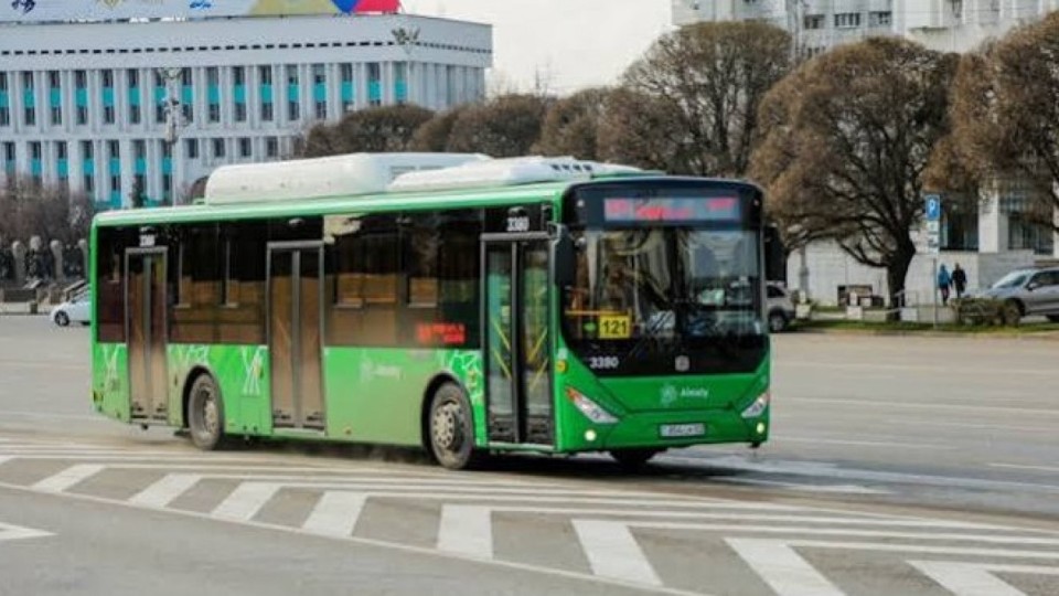 Алматыда газбен жүретін автобустардың ауаны ластайтыны белгілі болды