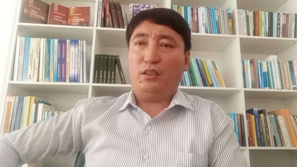 Саясаттанушы Айдос Бәделұлы: Партиялар арасында мүлде бәсеке жоқ