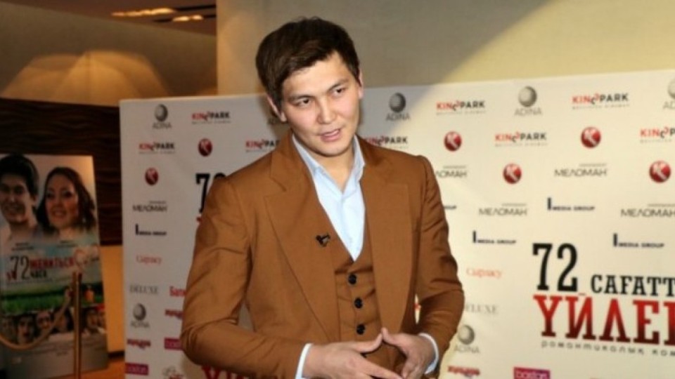 Әнші елді екіге бөлді