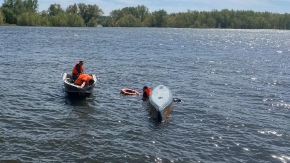 Өскеменде көпірден секірген ер адамның мәйіті табылды