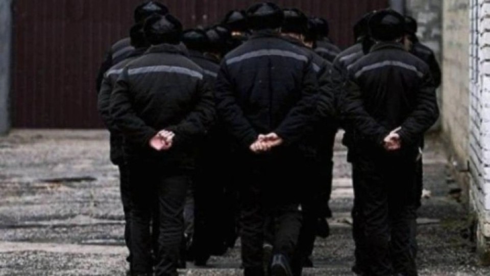 1 300-ден астам сотталған адам рақымшылықпен босатылды