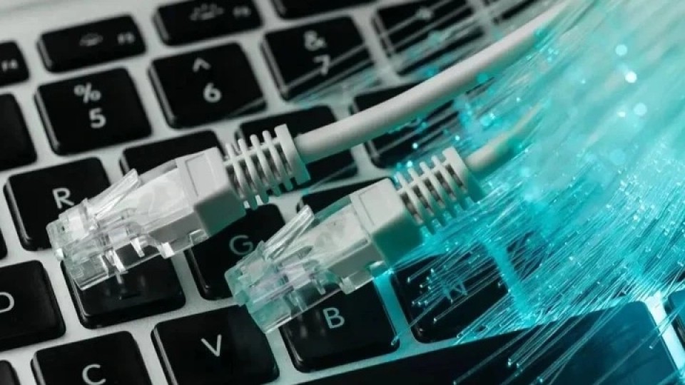 Үкімет: мектептегі полицияның міндеті түсіндіру сабақтарымен шектелмеуге тиіс