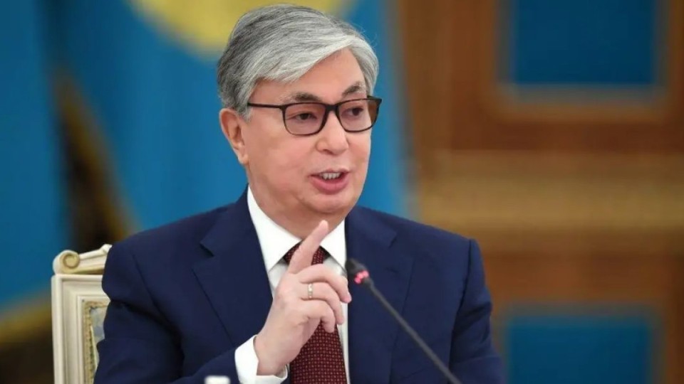 Президент 16 жасқа толмаған балаларға әлеуметтік желіге тіркелуге тыйым салуды ұсынды