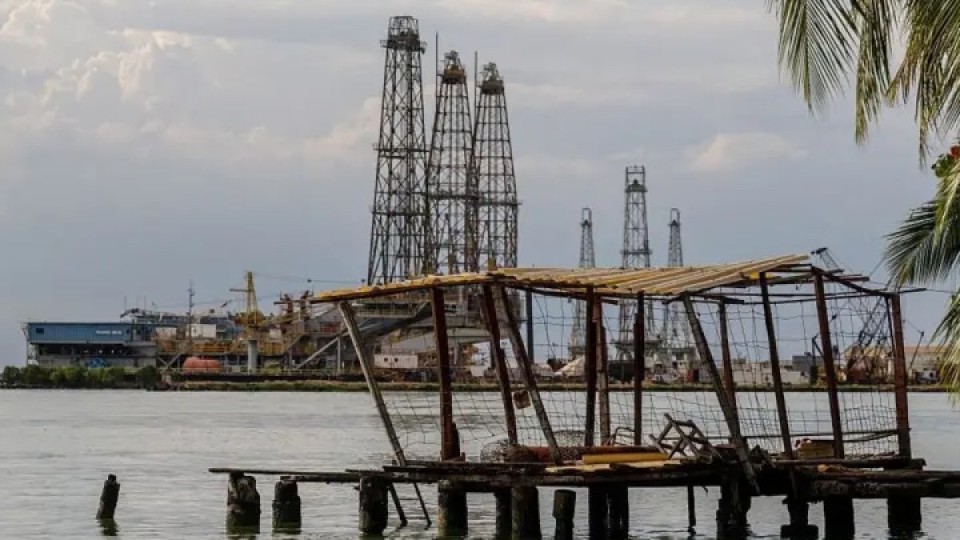 Трамп АҚШ пен Венесуэла арасында «тарихи» мұнай келісімі жасалғанын жариялады