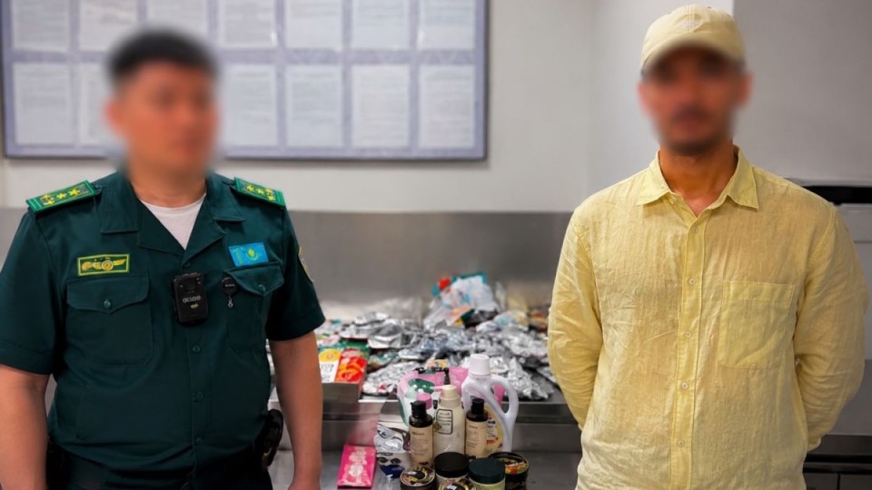 Шетелдіктер Қазақстанға косметика түрінде есірткі әкелмек болған