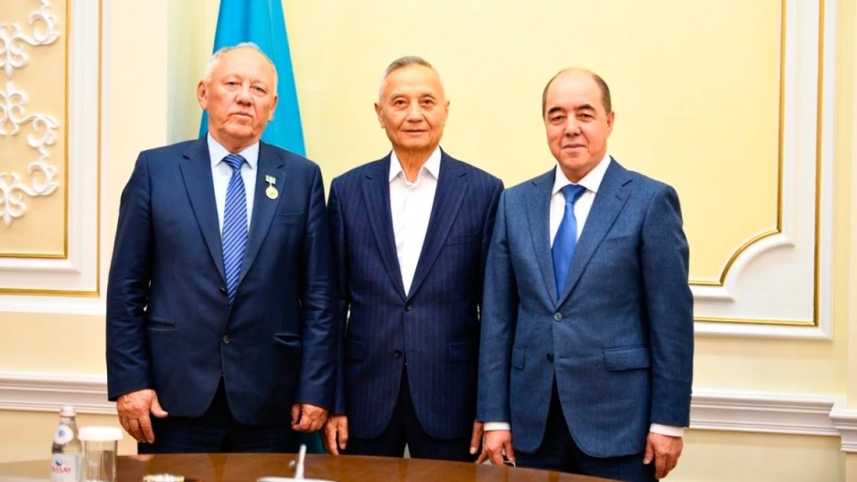 БҚО әкімі республикалық Ардагерлер кеңесінің төрағасымен кездесті
