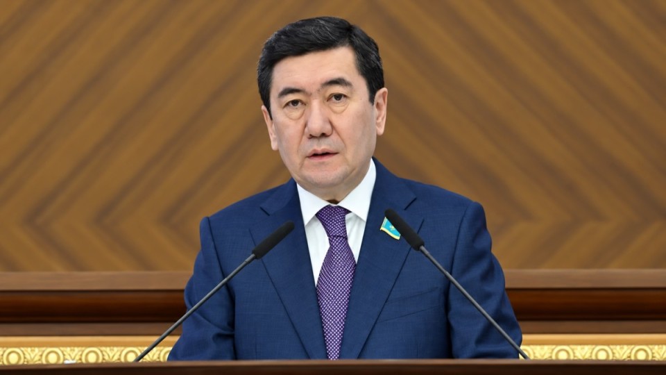 Ерлан Қошанов Қазақстан Халық Кеңесінің төрағасы болып сайланды