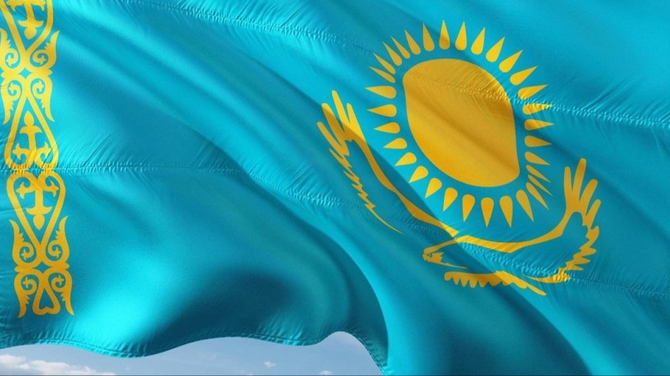 Отан туралы өлеңдер мен тақпақтар: Республика күніне арналған әсерлі жырлар