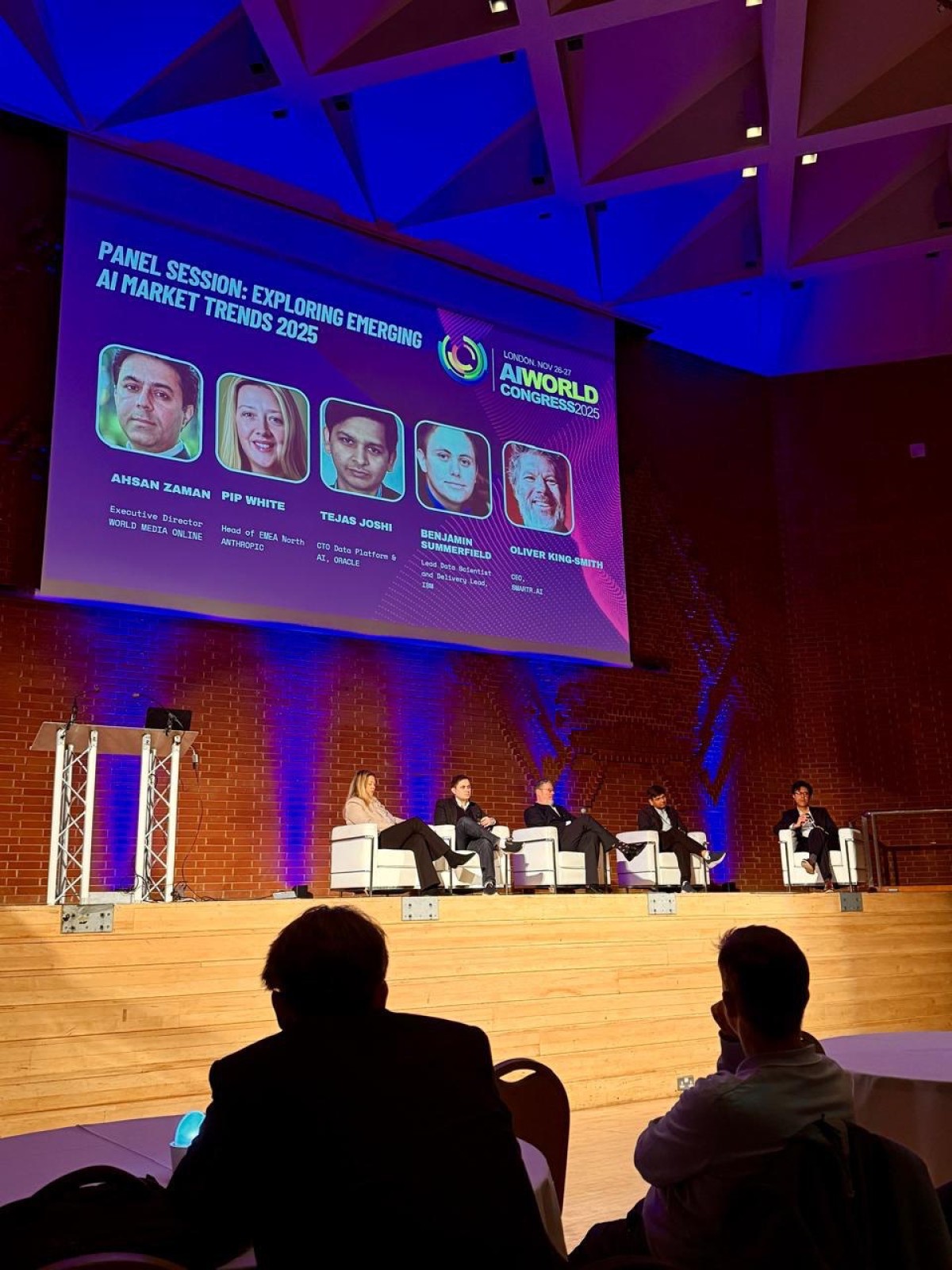 AI-технология, АІ-ғылым, AI-бизнес, AI-өндіріс және АІ-этика тақырыбындағы түрлі баяндаманы мұқият тыңдап, өз кезегімізде - бізді толғандырған сұрақтарды қоюға мүмкіндік алдық