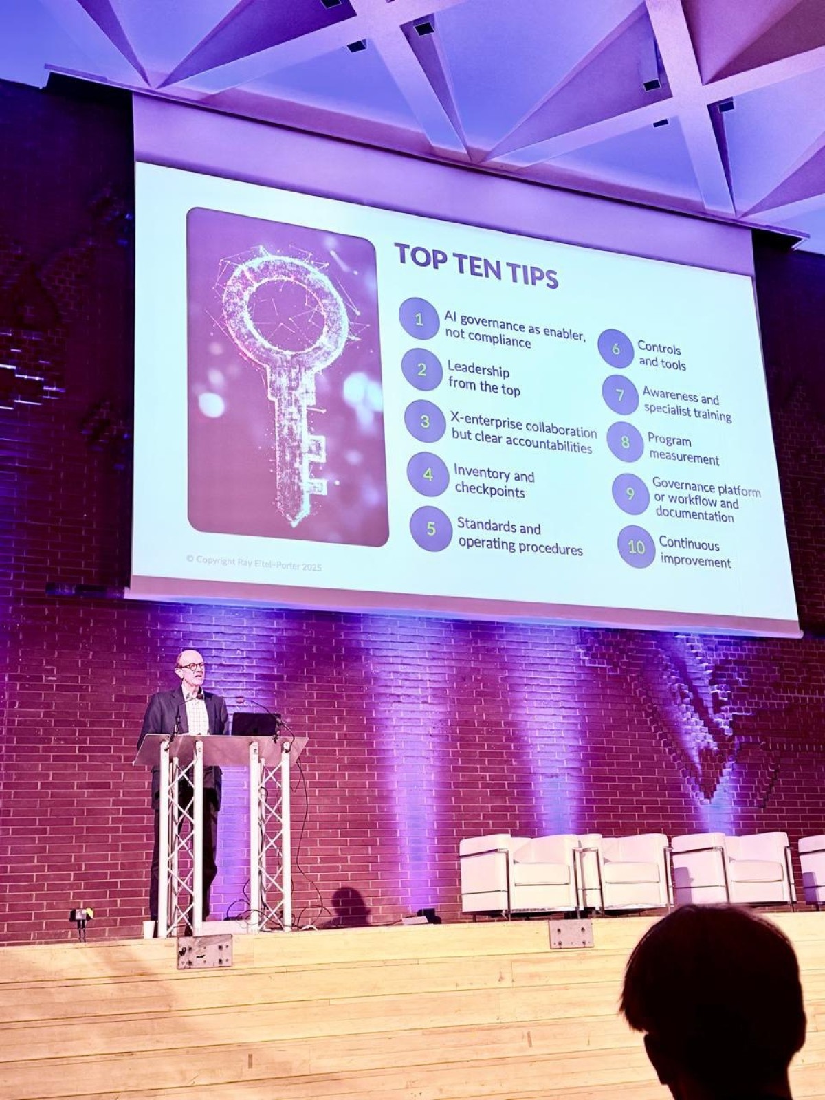 Ал Cumulocity компаниясындағы AI экожүйесінің директоры, PhD Канишк Чатурведи AI-операцияларды күшейту адамзаттың қай дағдыларын жетілдіруге әкелетініне тоқталды. 