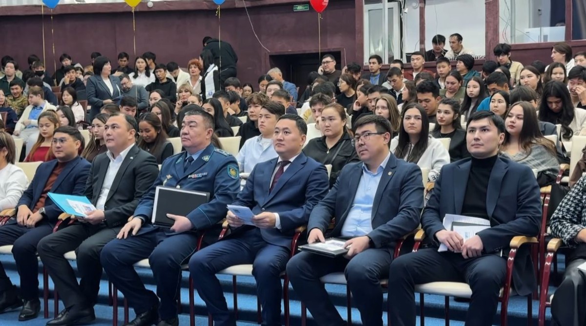 «Галстуксыз» форматта өткен кездесу еркін әрі мазмұнды өтті.