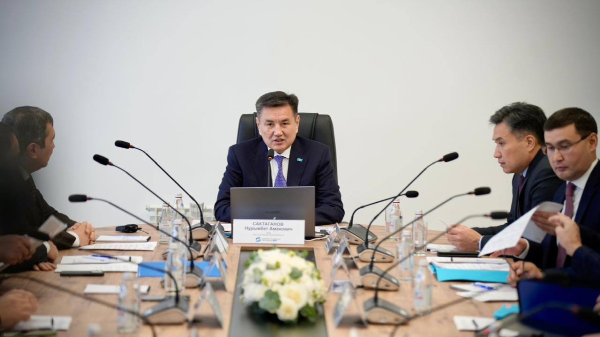 Салтанатты шараға Шығыс Қазақстан облысының әкімі Нұрымбет Сақтағанов, ҚР Еңбек және халықты әлеуметтік қорғау бірінші вице-министрі Асқарбек Ертаев, қала және аудан әкімдері, салалық басқармалар мен департаменттердің басшылары, сондай-ақ кәсіпорын өкілдері қатысты.