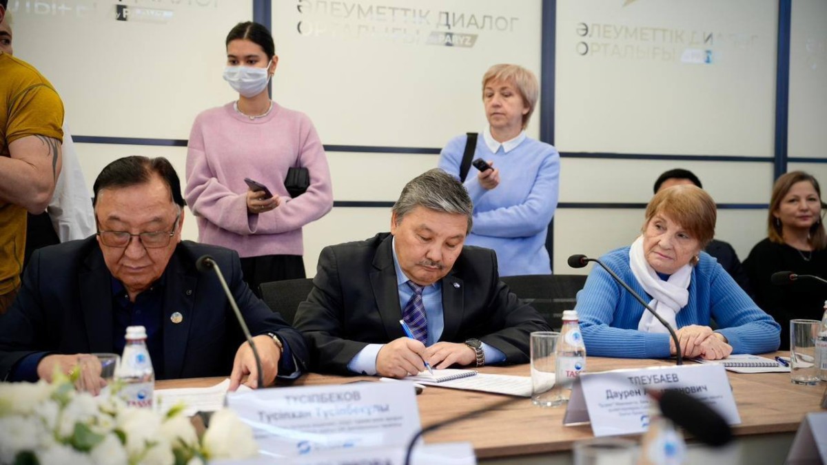 Шара барысында облыс әкімі өңірдегі еңбек қатынастарының маңыздылығына тоқталды. Оның айтуынша, Шығыс Қазақстанда шамамен 15 мың кәсіпорын жұмыс істейді, оларда 191 мыңнан астам адам еңбек етеді.