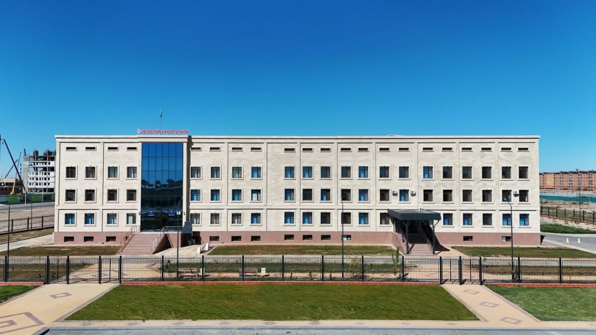 Сонымен қатар, Қызылорда қаласында 36,4 млрд теңгеге 300 орындық көпбейінді аурухананың құрылысы қарқынды жүргізілуде. Бұдан бөлек, 5,4 млрд теңгеге төрт ауданның орталық аурухана жанынан қосымша ғимараттар салынды.