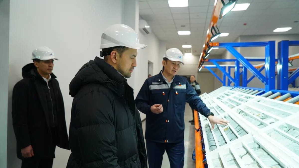 Басқарма төрағасы «Жезқазған» медициналық орталығына жұмыс сапары кезінде медициналық көмек көрсету сапасымен, мекеменің жабдықталу деңгейімен және медициналық персонал жұмысының ұйымдастырылуымен танысты.