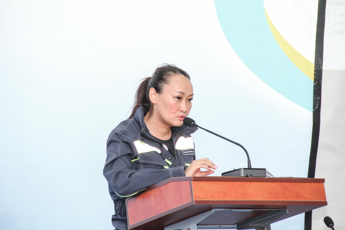 2026 жылға арналған өндірістік қауіпсіздікті дамытудың негізгі бағыттары белгіленді: қауіпсіздікке инвестиция салу, арнайы киімнің бірыңғай стандартын енгізу, коммуникациялық және ынталандыру бағдарламаларын дамыту, оқытуды жетілдіру, медициналық тексеруді автоматтандыру және рәсімдерді стандарттау.