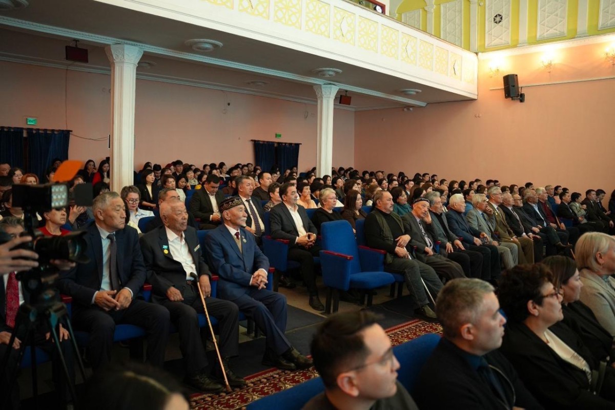 Кездесуде Жалпыұлттық коалиция өкілдері – Қазақстан Республикасы Парламенті Мәжілісінің депутаты Аманжол Әлтай, мемлекет және қоғам қайраткері, заңгер Серік Ақылбай, ғалым, қоғам қайраткері Нұрлан Дулатбеков, сондай-ақ мемлекет және қоғам қайраткері Әбілғазы Құсайынов сөз сөйледі.