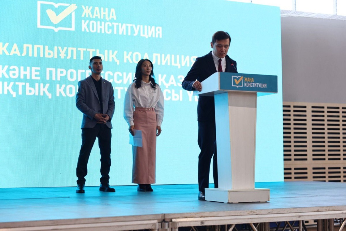 Жиында Жезқазған қалалық Жастар ресурстық орталығының директоры Сәкен Қайратов, «Amanat» партиясының «Жастар Рухы» жастар қанаты облыстық филиалының төрайымы Нұргүл Талғатбекова, сондай-ақ «Ұлар-Ұлытау» қоғамдық бірлестігінің төрағасы Абай Ораз сөз сөйледі.